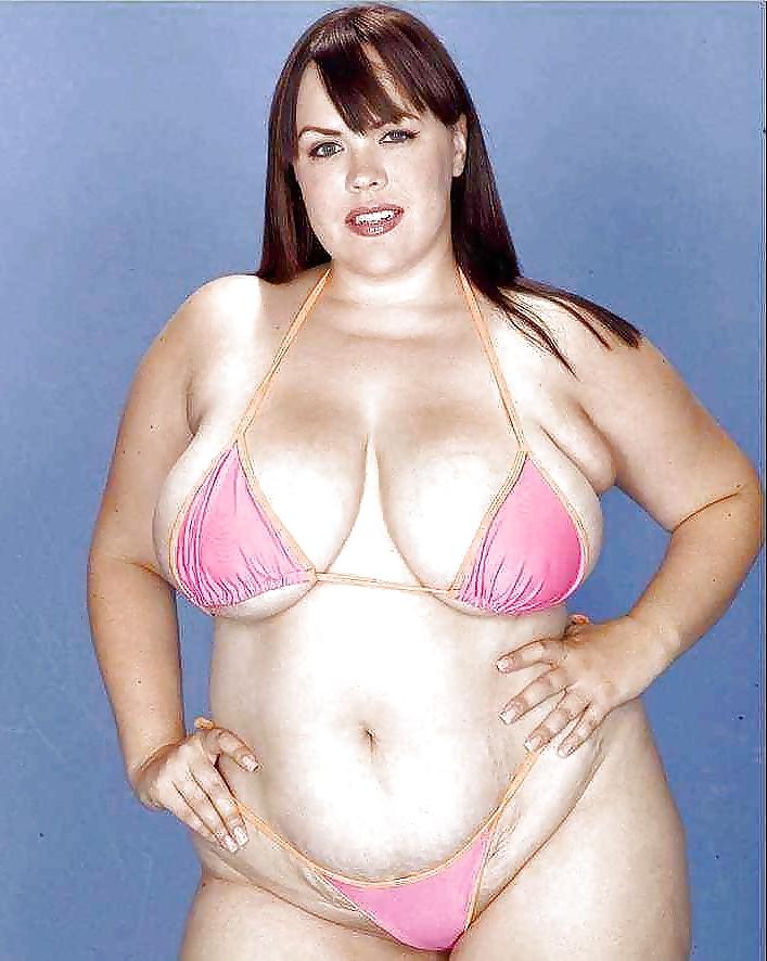 24P Milf's in bikinis