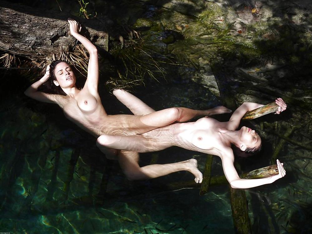 25P Pretty Naked Women 80