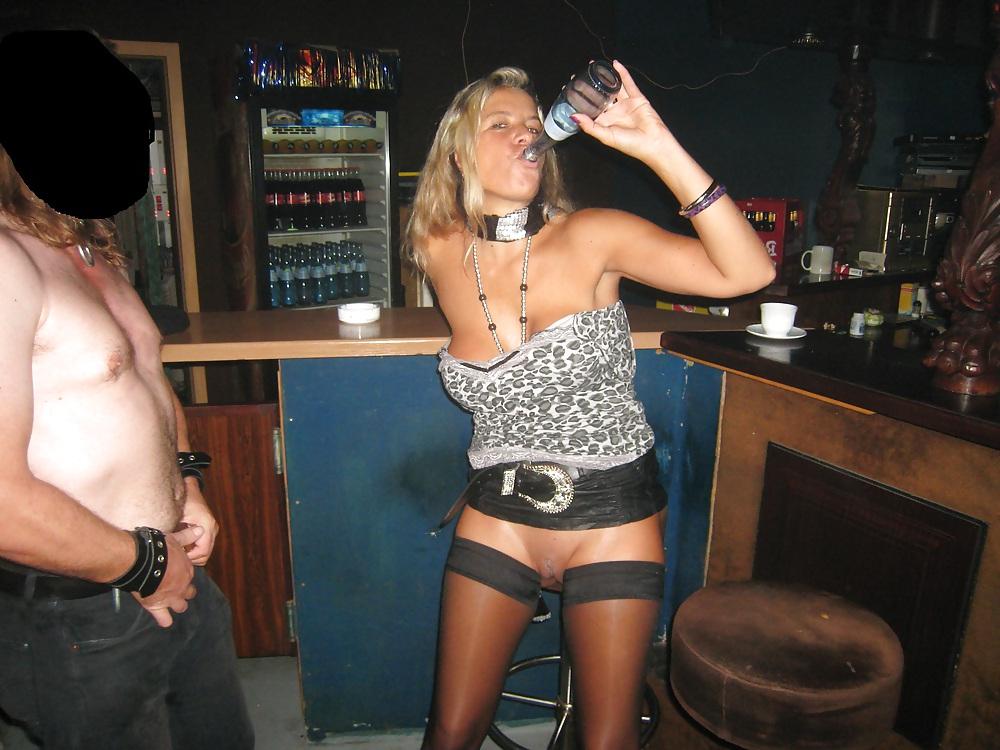 25P Geile Drecksau Julia wieder mal in der Bar abgefickt!