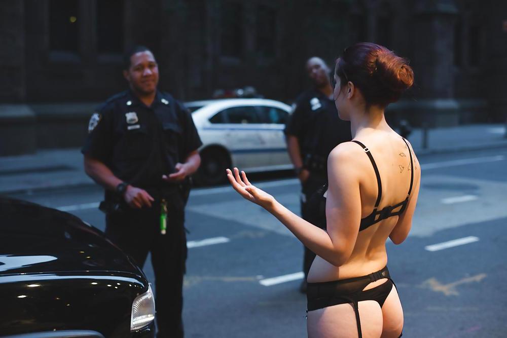 6P Shelby Carter Goes Topless At Rooftop Bar, 