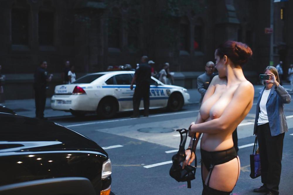 6P Shelby Carter Goes Topless At Rooftop Bar, 
