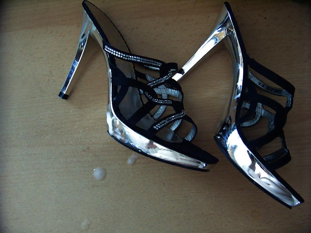 8P Cum on heels