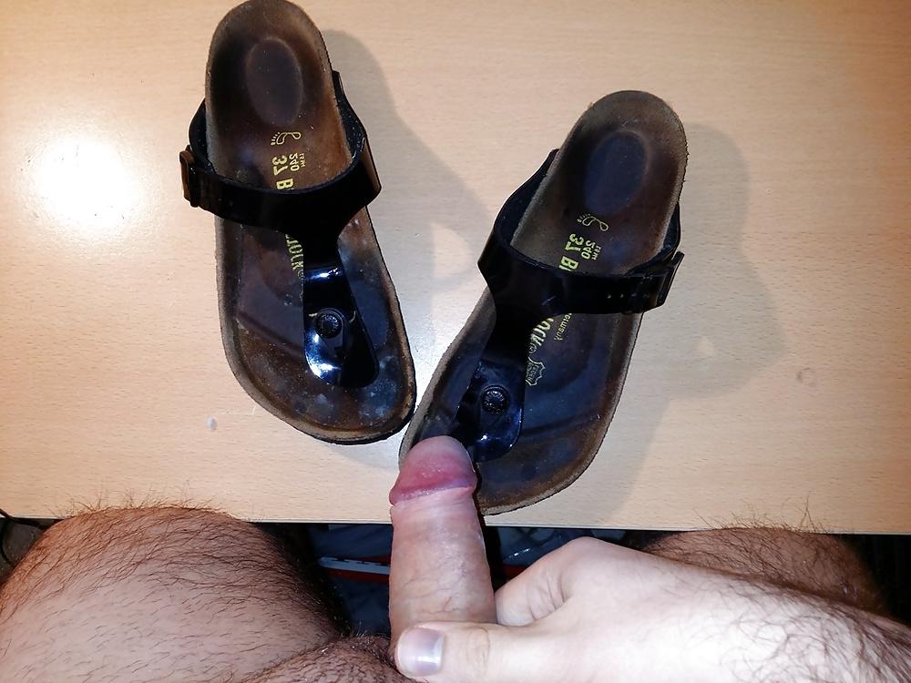 7P Cum on little girl's birkenstock gizeh  bought on internet