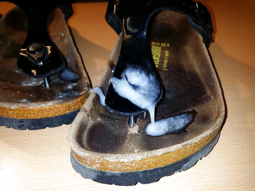 7P Cum on little girl's birkenstock gizeh  bought on internet