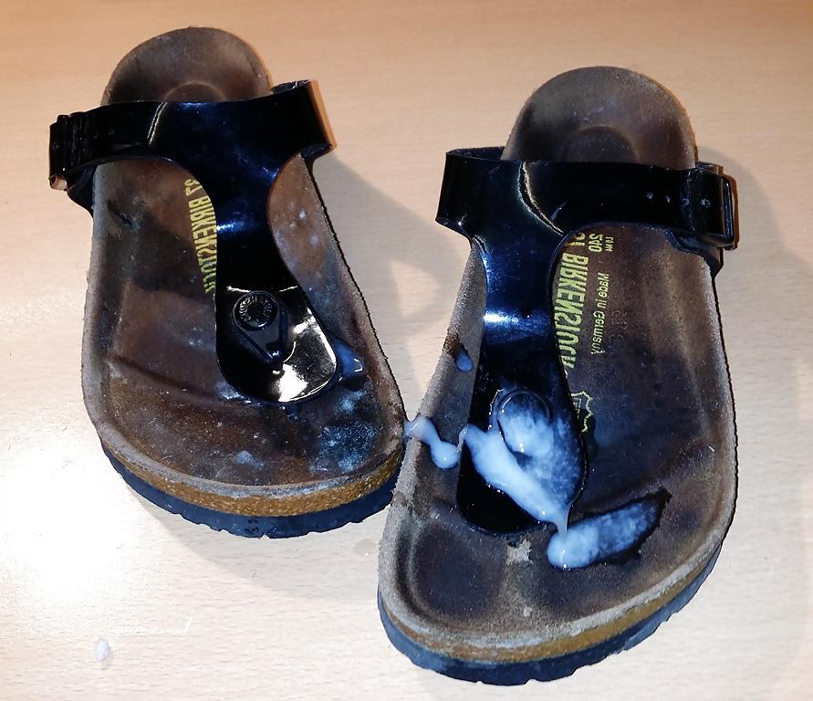7P Cum on little girl's birkenstock gizeh  bought on internet
