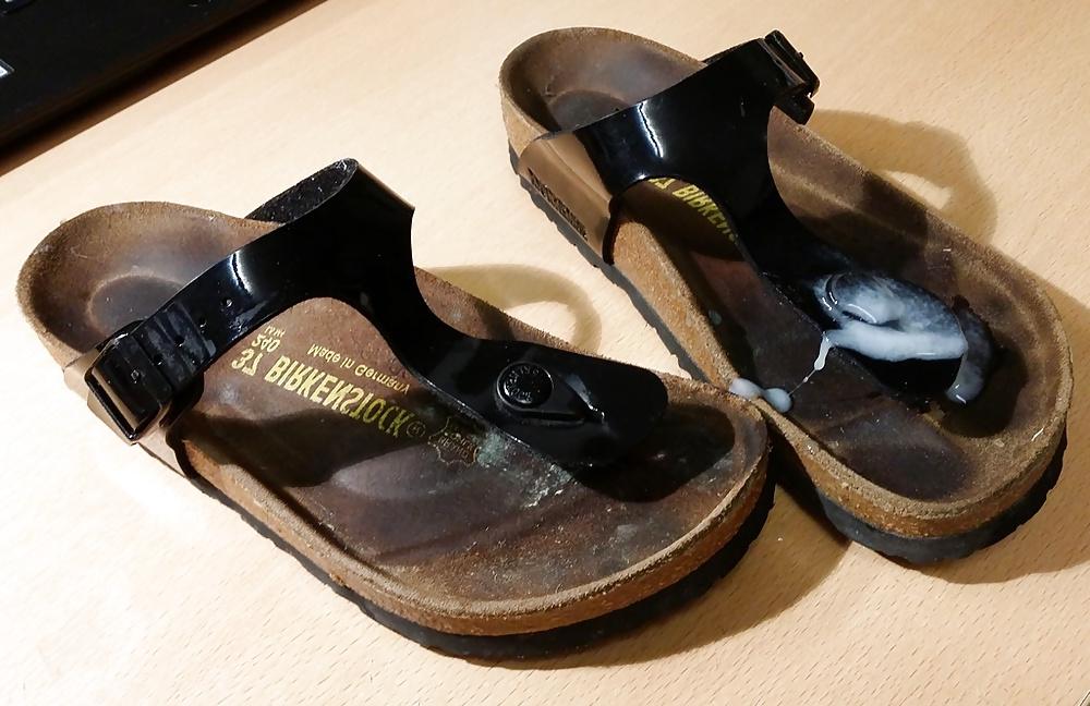 7P Cum on little girl's birkenstock gizeh  bought on internet