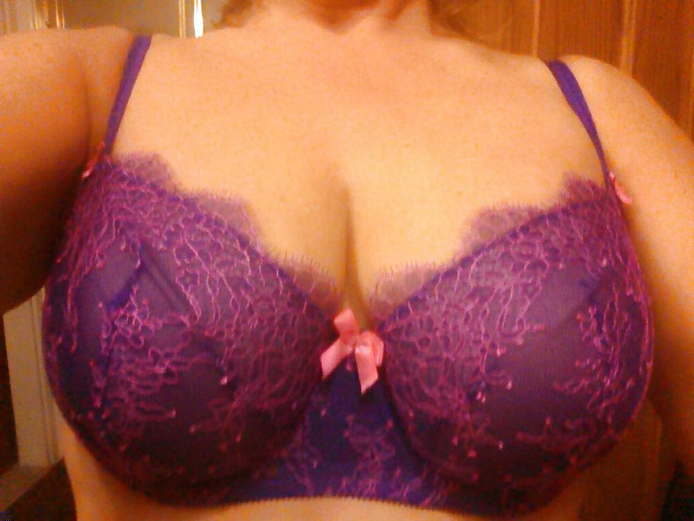 10P Victoria's Secret Bra Tits self shot 36DD