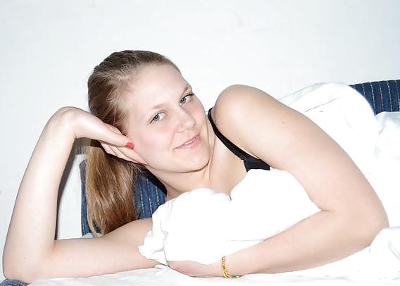 8P Danish teens-45-bra bed