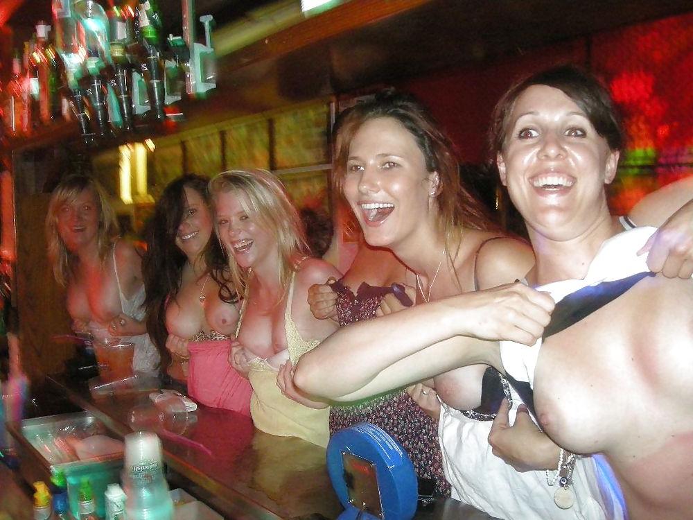 25P Drunk Girls Flashing Tits At The Bar