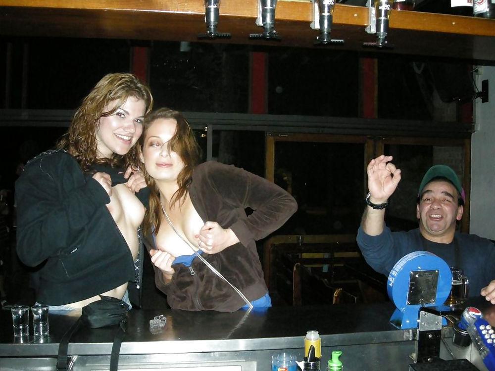 25P Drunk Girls Flashing Tits At The Bar