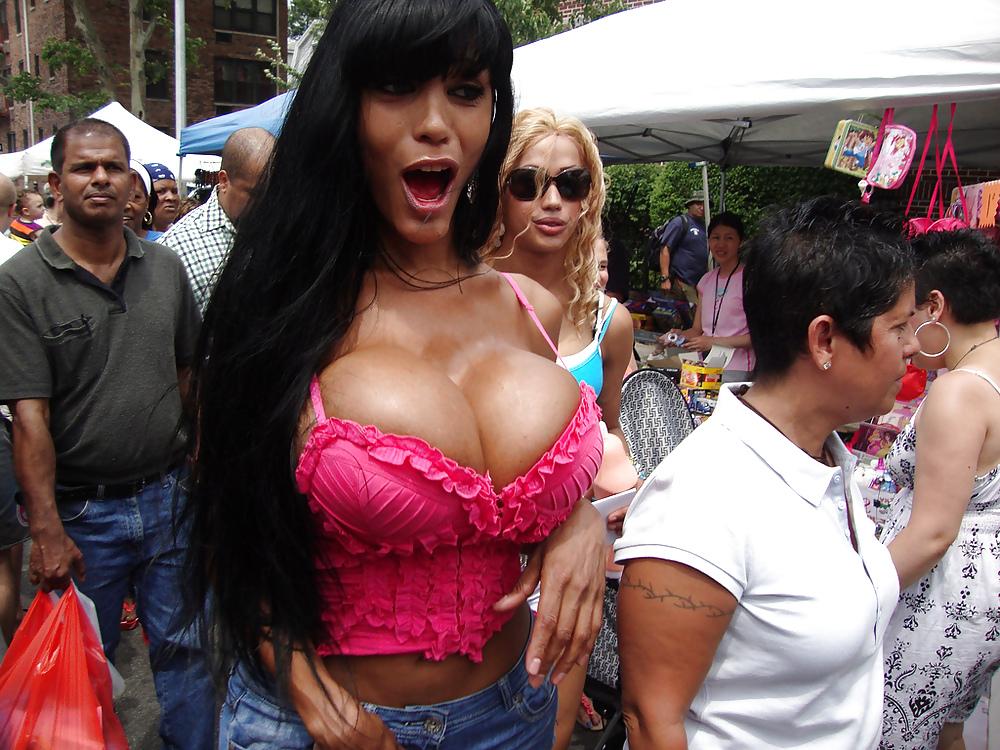 25P Barbie: Huge Bolted On Tits