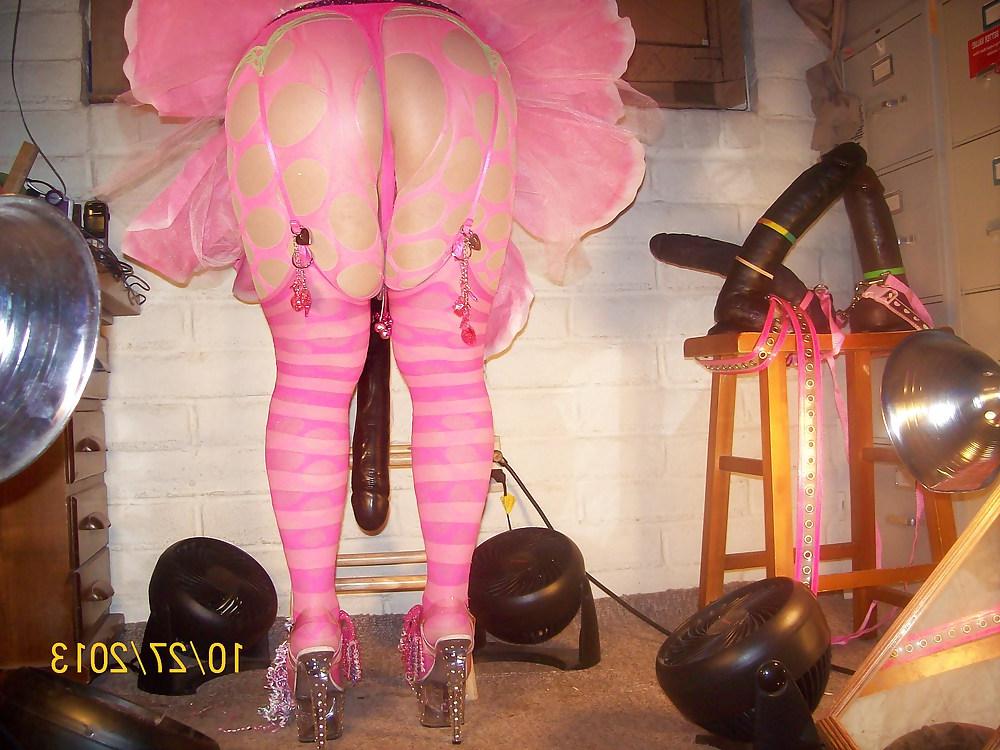 21P Tgirl BBC slut in hot pink to be pimped out in Daddy's hood