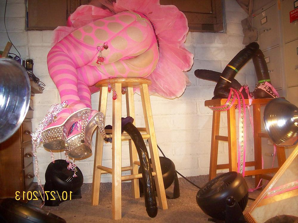21P Tgirl BBC slut in hot pink to be pimped out in Daddy's hood