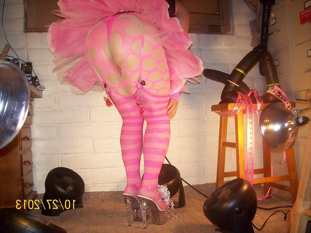 21P Tgirl BBC slut in hot pink to be pimped out in Daddy's hood