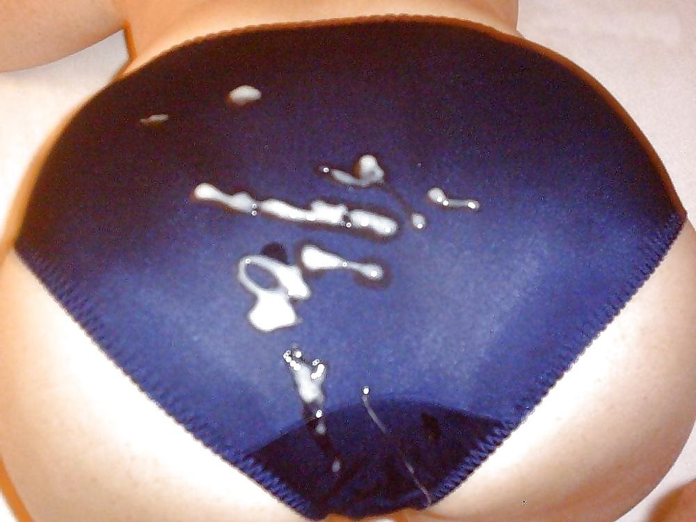25P Amateur cum on panties