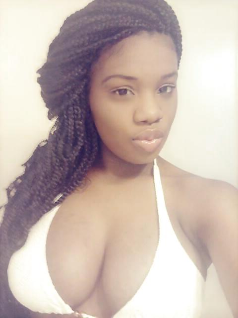 8P Can you boys cum on my pictures!