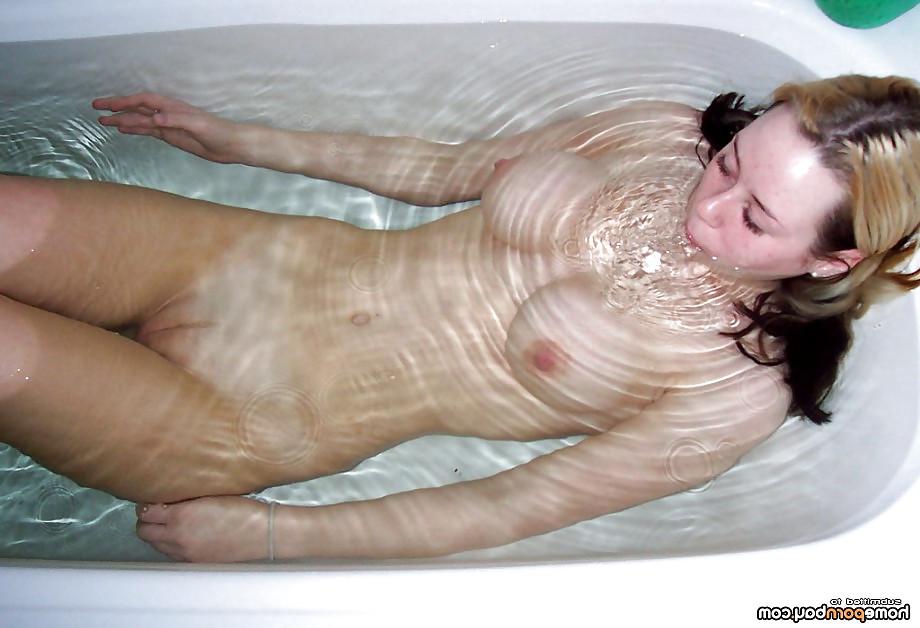 25P Girls taking a bath