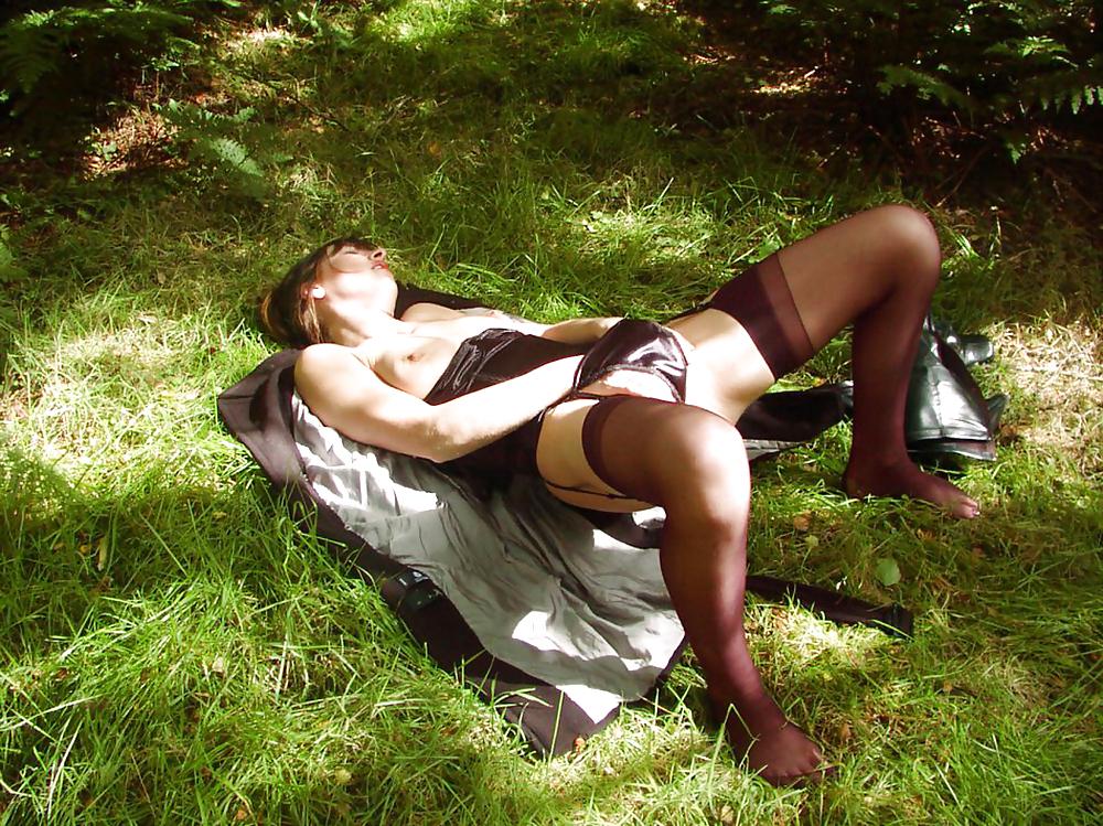 25P Very Pretty MILF outdoor