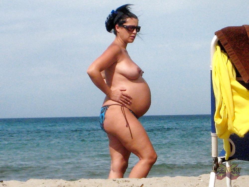 25P Pregnant Nudists 2