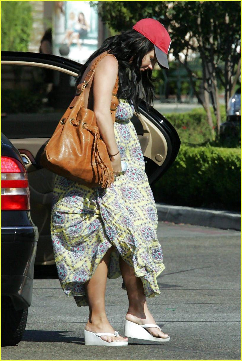 13P Britney pregnant and hot.