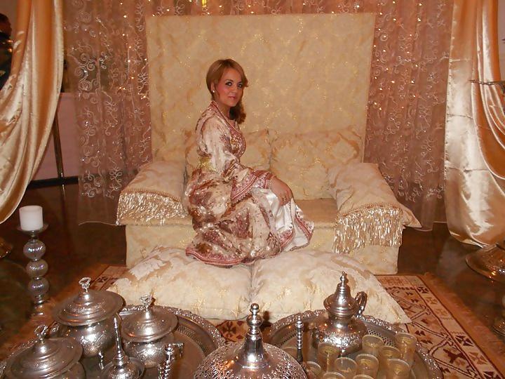 25P Cum on this arab slut