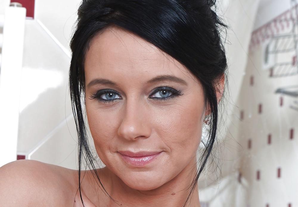 25P Cum On Her Face