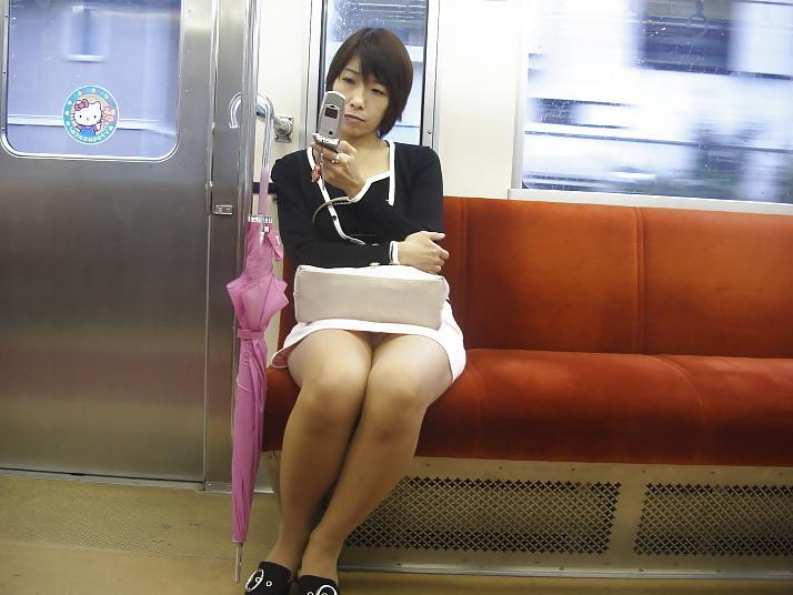 20P Japanese Girl Upskirts 08