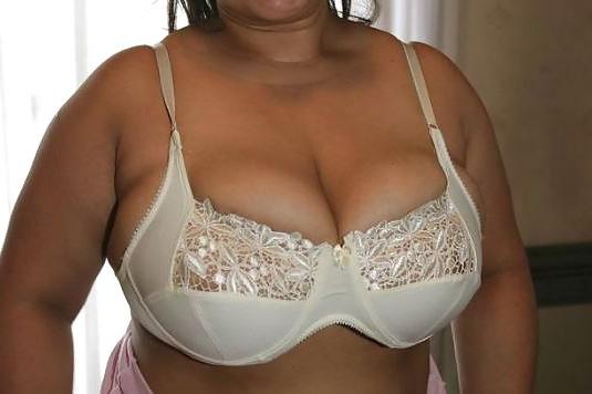20P Chunky tits in bra 33