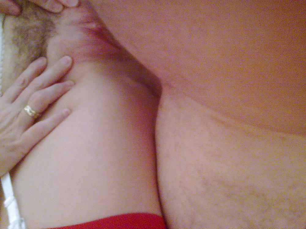 23P Horny lana showing her cunt