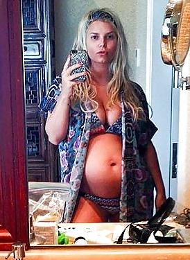25P Pregnant selfies 01 - FG9