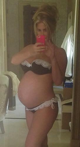 25P Pregnant selfies 01 - FG9