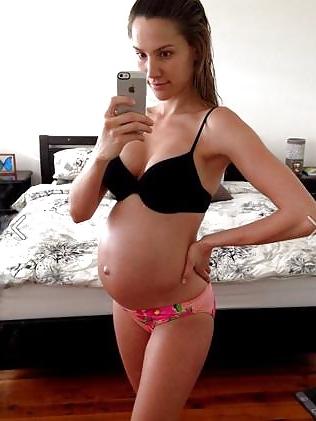 25P Pregnant selfies 01 - FG9