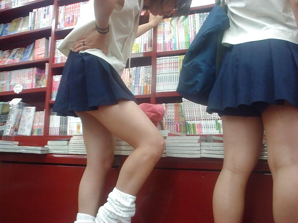 20P Japanese School Girls 09
