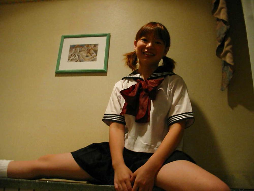 20P Japanese School Girls 09