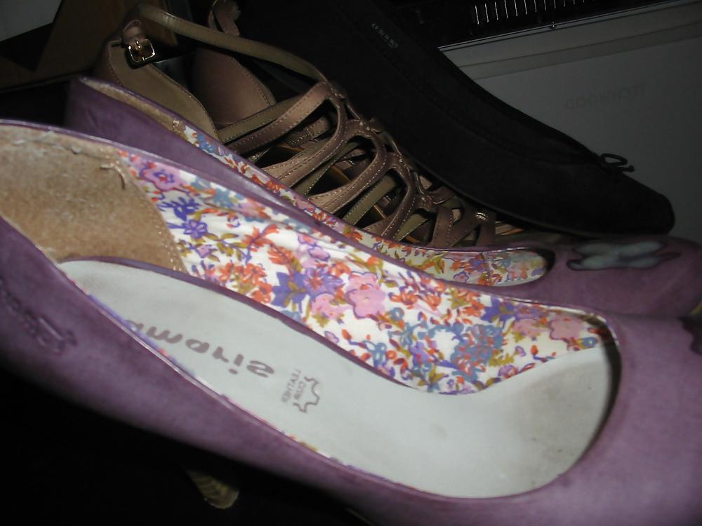 13P Cum on my wifes cousins shoes