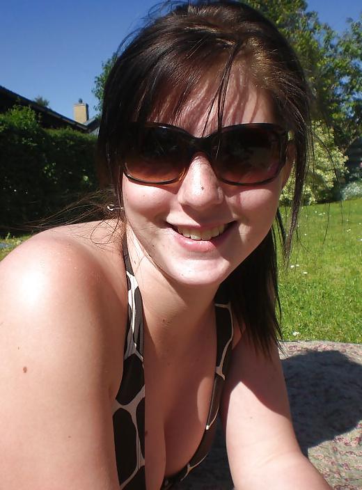 25P Danish teens-95-96-bra panties braces beach party upskirt 