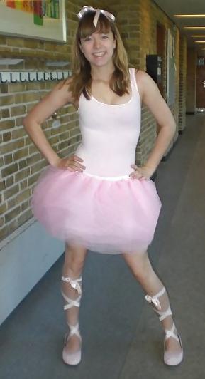25P Danish teens-95-96-bra panties braces beach party upskirt 