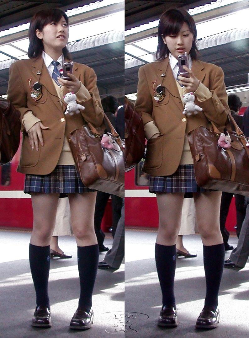 20P Japanese School Girls 08
