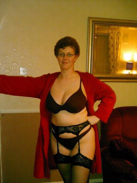 25P BONER WARNING:  HOT MILF's in lingerie