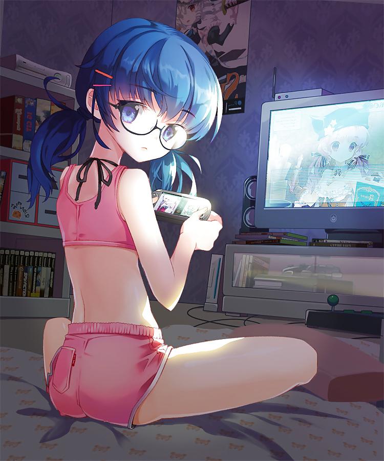 24P Playing Video Games (Anime)
