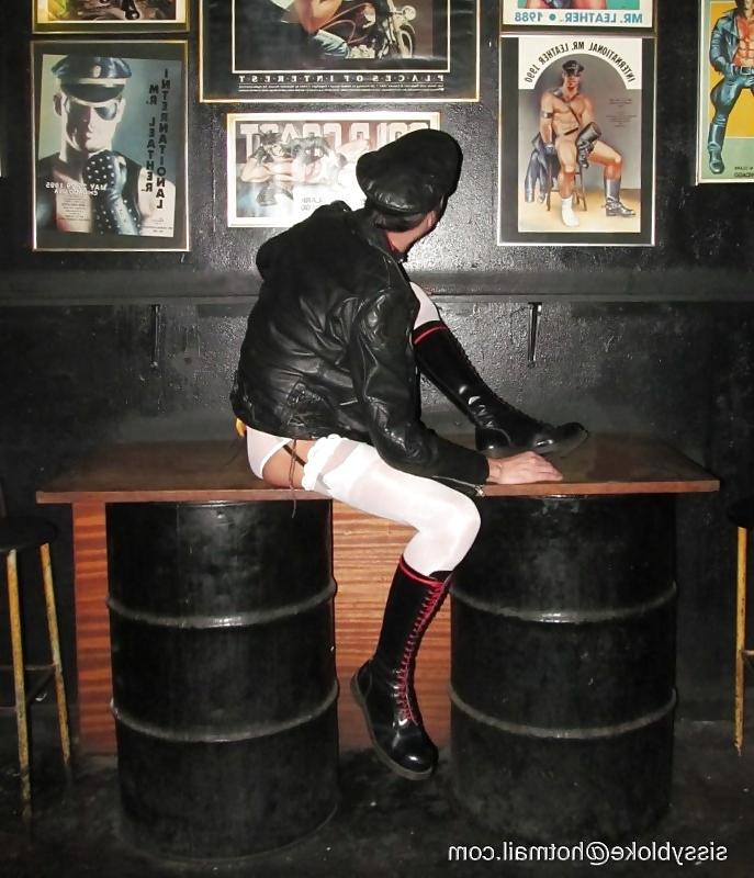 4P Sissy crossdresser in the macho leather bar