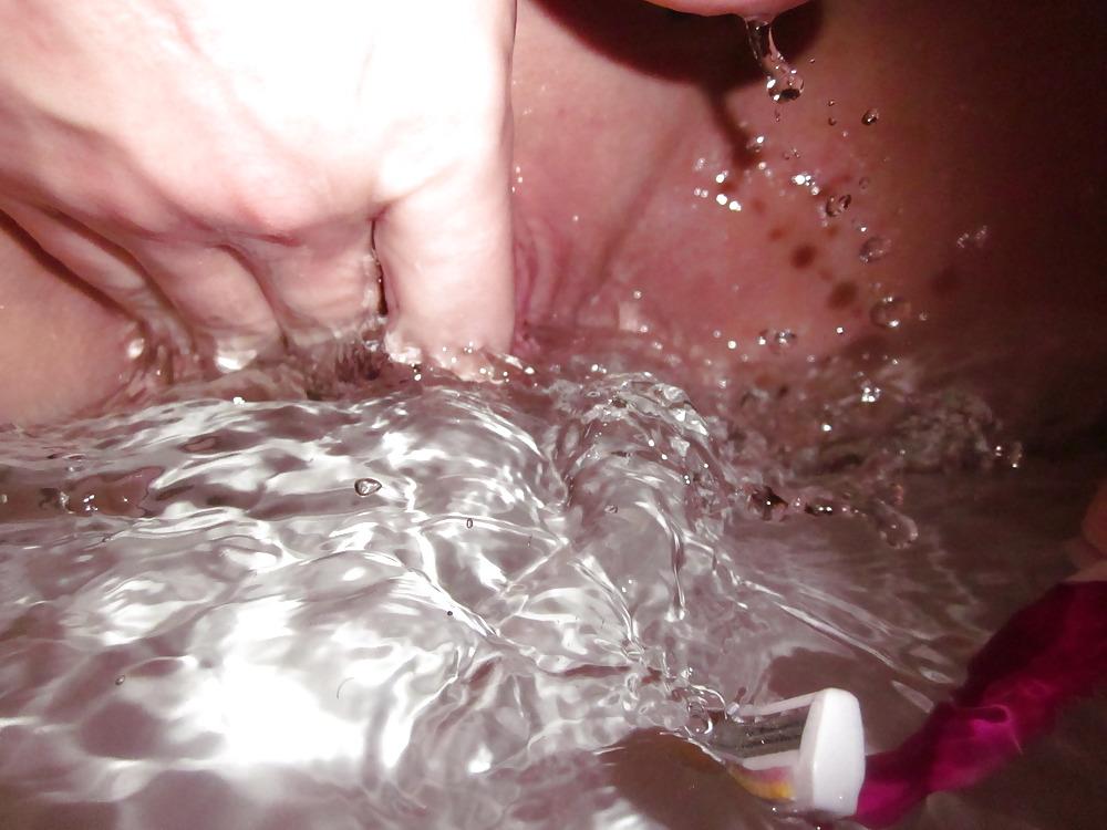 25P Pregnant slut Baby shaves her lil pussy