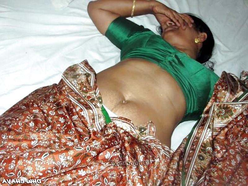 25P DESI MAIDE IN HOTEL ROOM