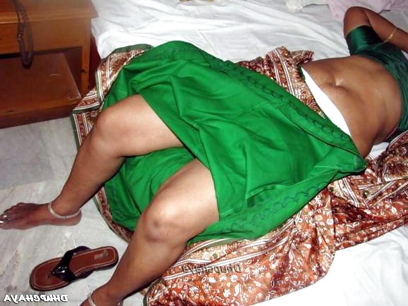 25P DESI MAIDE IN HOTEL ROOM