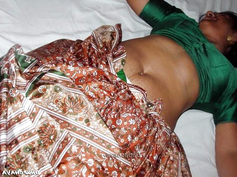 25P DESI MAIDE IN HOTEL ROOM