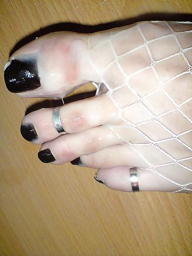 6P Cum on feet 