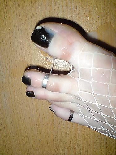 6P Cum on feet 