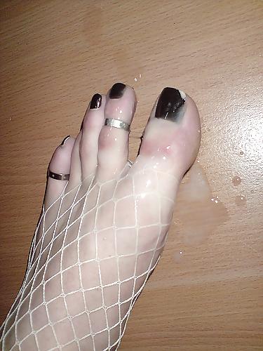 6P Cum on feet 