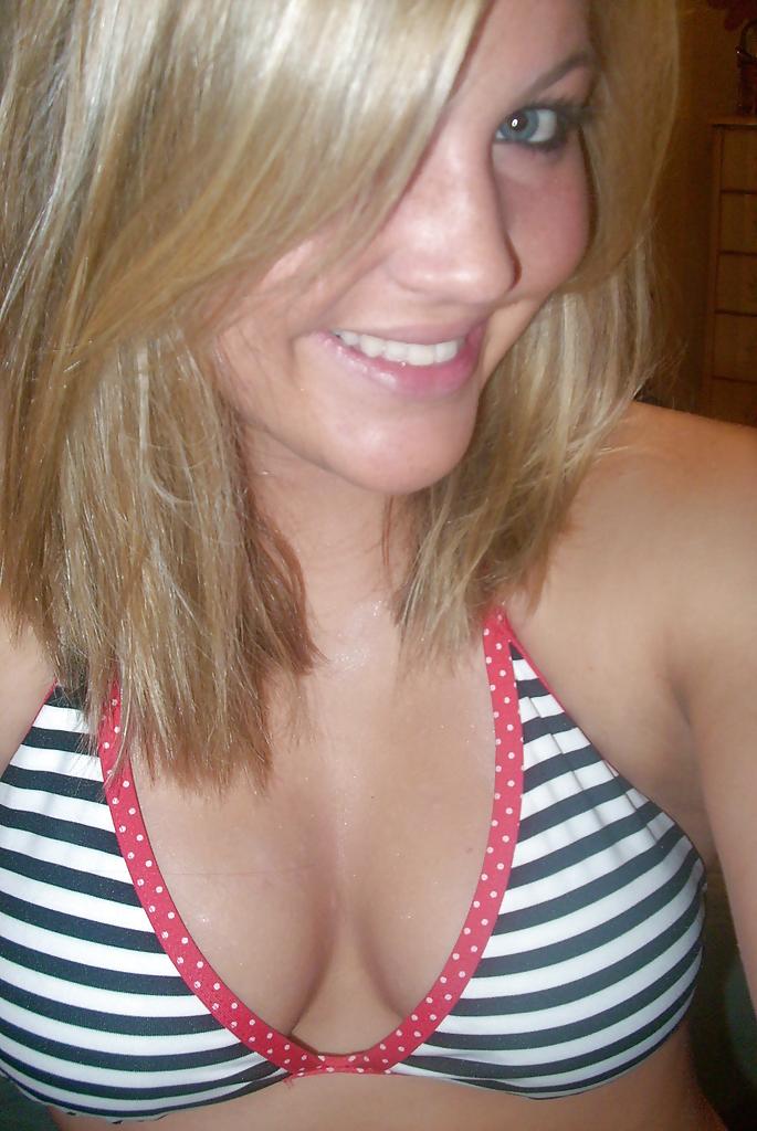 25P Pretty Amateur Blonde 34