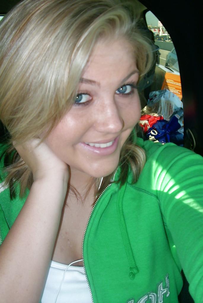 25P Pretty Amateur Blonde 34